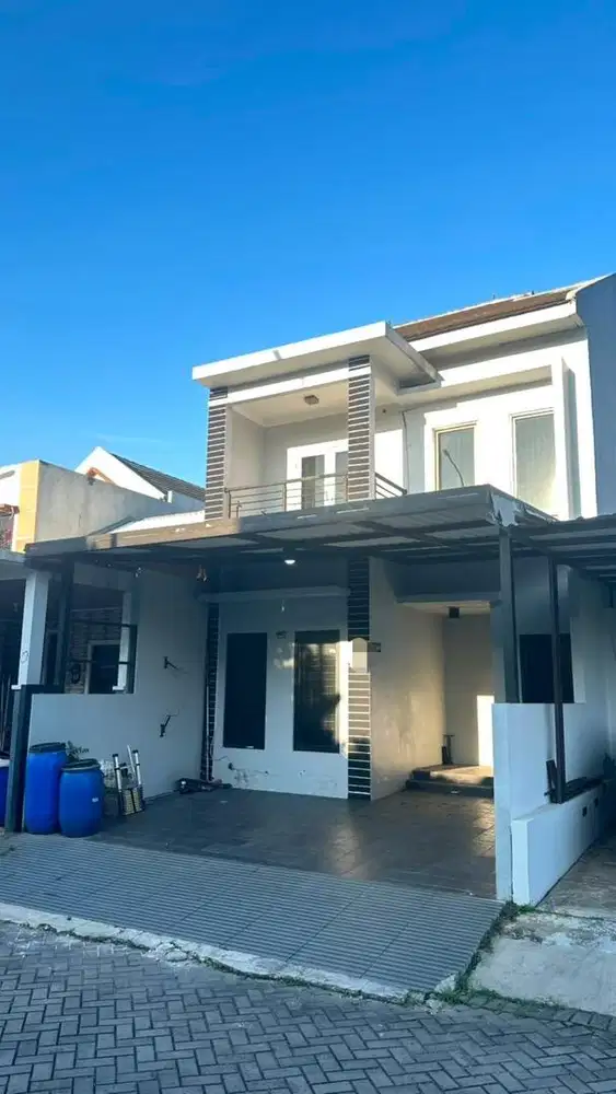 Di jual rumah 2 lantai siap huni di the address cibubur
