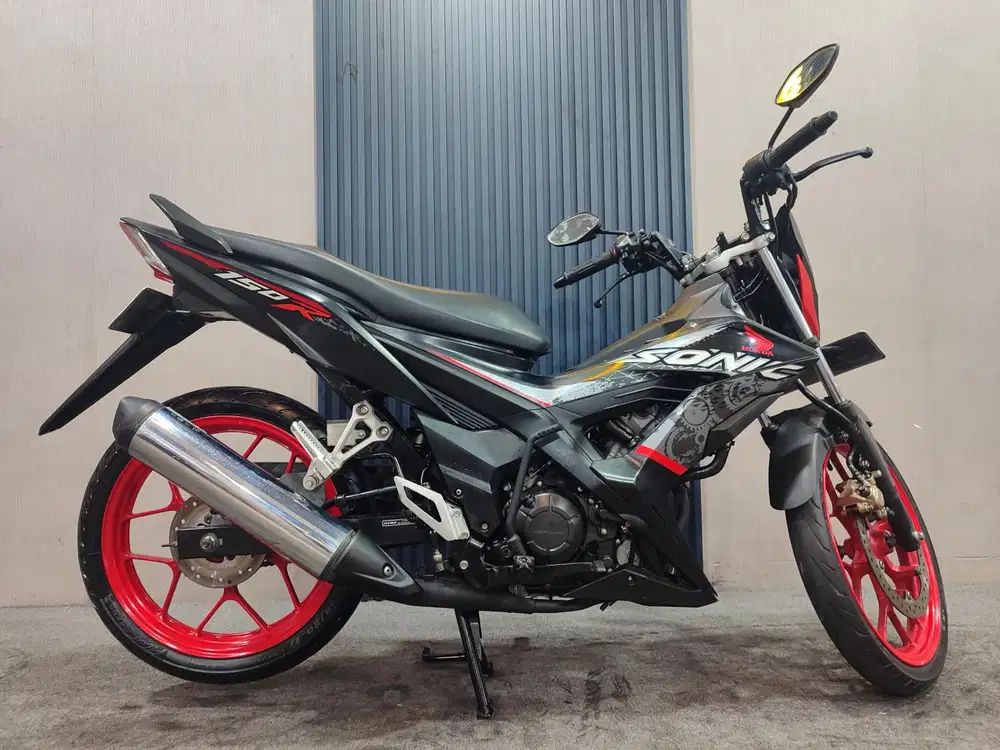 Sonic 150R 2019 SE istimewa mulus terawat siap pakai...