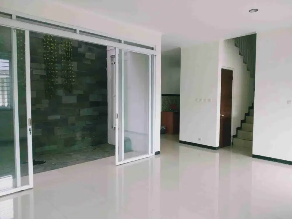 rumah siap huni murah terawat strategis selangkah ke Ciwastra belakang Margahayu Raya