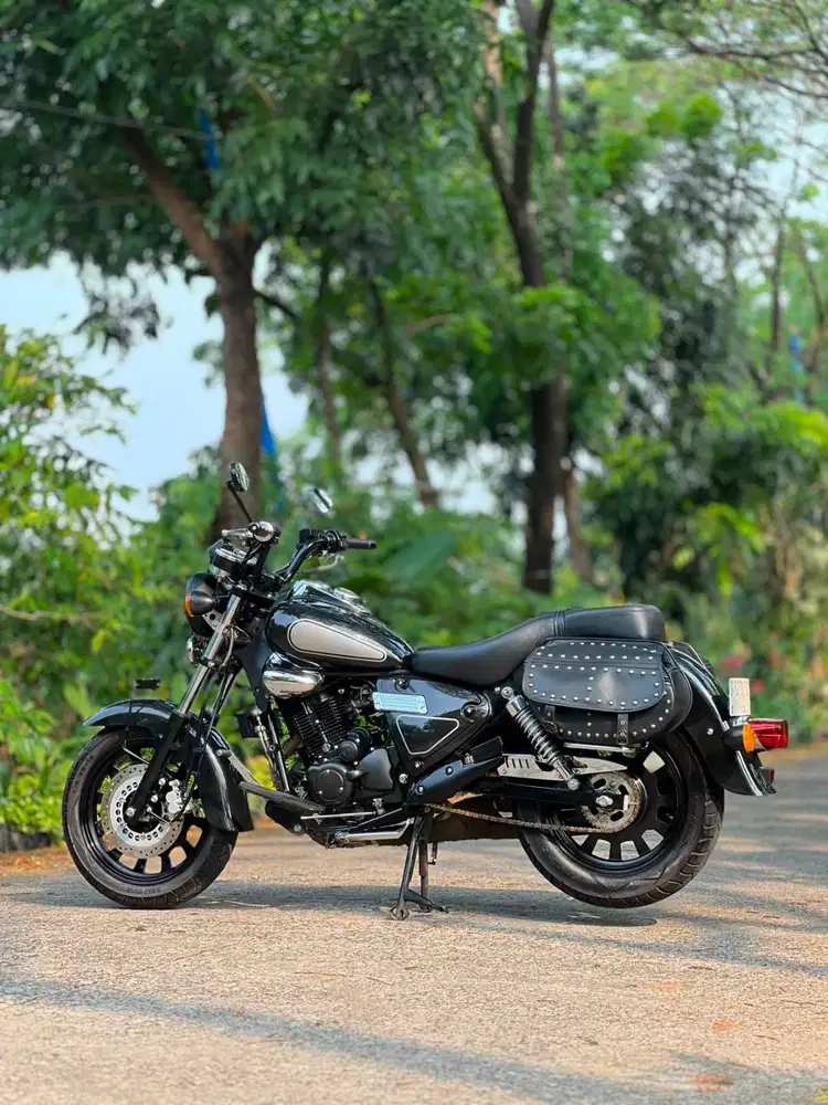 BENELLI MOTOBI 200 EFI HITAM 2023 KM 9K ORISINIL TERAWAT