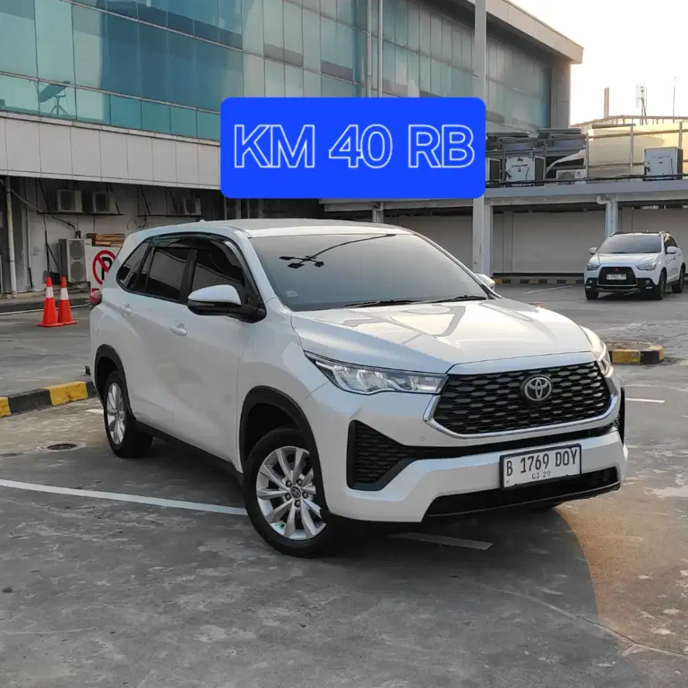 Toyota Zenix 2.0 V CVT 2024 Putih