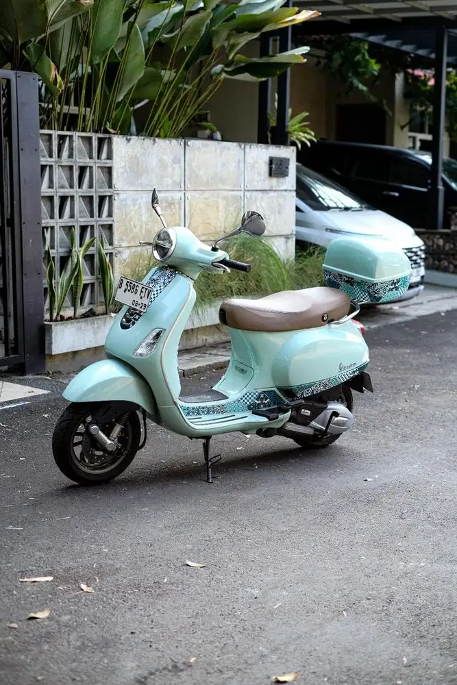 VESPA LX BATIK LIMITED EDS 2023