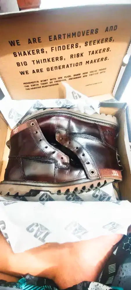 Sepatu original caterpillar (jual cepat)