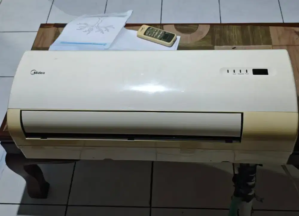 AC Second Midea 1/2 PK