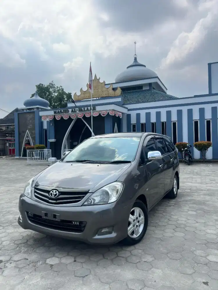 Innova G diesel matic 2010