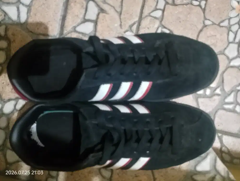 Sepatu pria puma adidas
