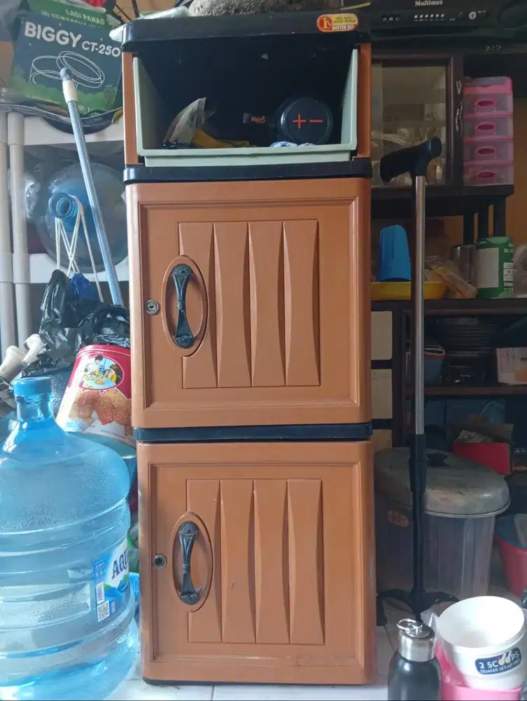 Lemari Plastik Napolly 2 Pintu + Laci Atas
