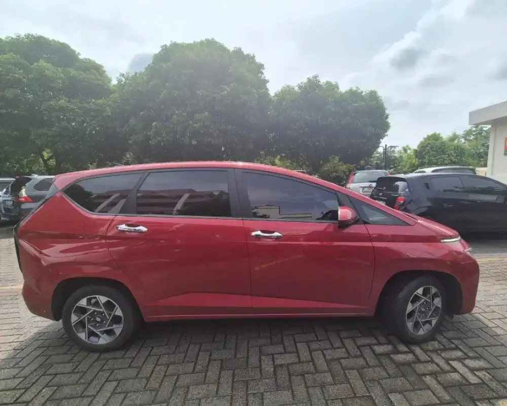 Jual Hyundai Stargazer Prime AT Merah