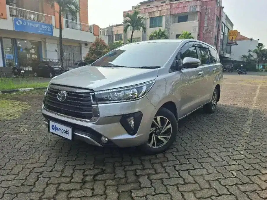 DP RENDAH - Toyota Kijang Innova 2.4 G Solar-AT 2021