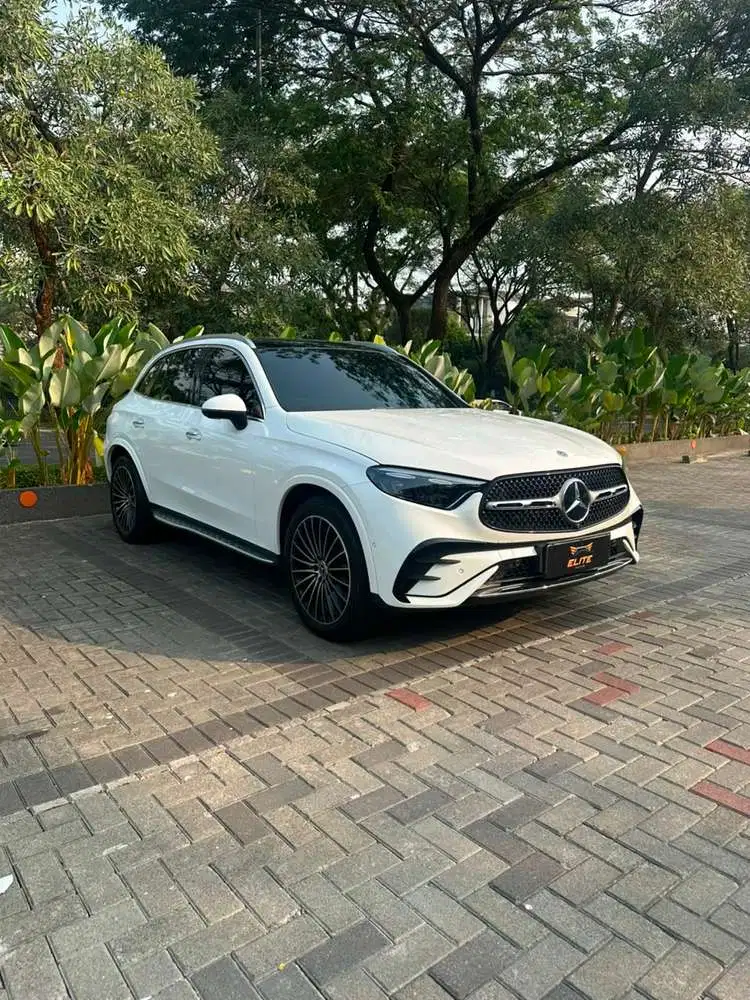 Mercedes-Benz GLC 300 4 MATIC AMG LINE 2023