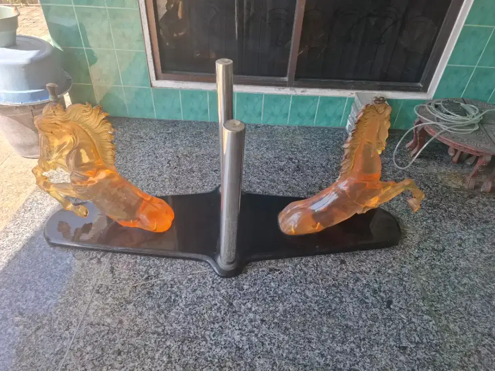 Jual Meja Kaca bawah patung Kuda Murah