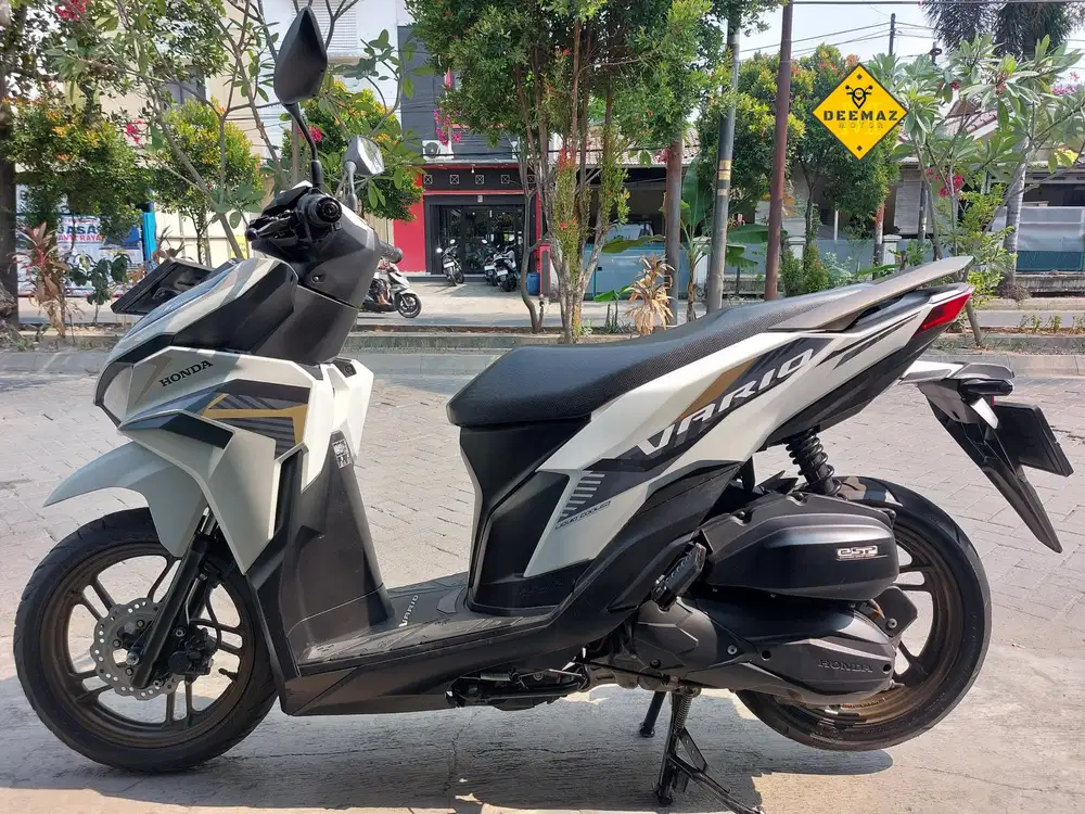 (DP 1 Jt)‼️ Plat B TangKot Vario 125 CBS ISS Keyless Putih 2023