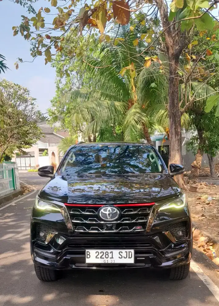 FORTUNER VRZ TRD HITAM 2021