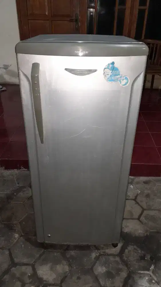 Freezer 6 rak Toshiba