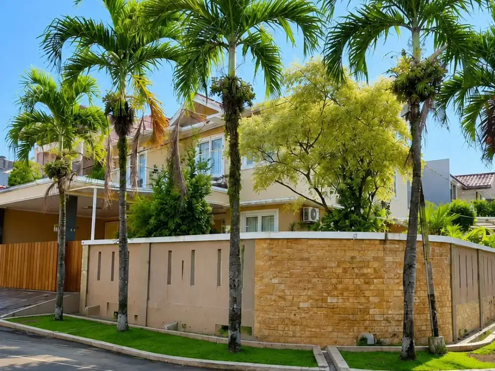Dijual Rumah Mewah Bangunan 3 Lantai Posisi Hook di Bintaro Jaksel IP-18617