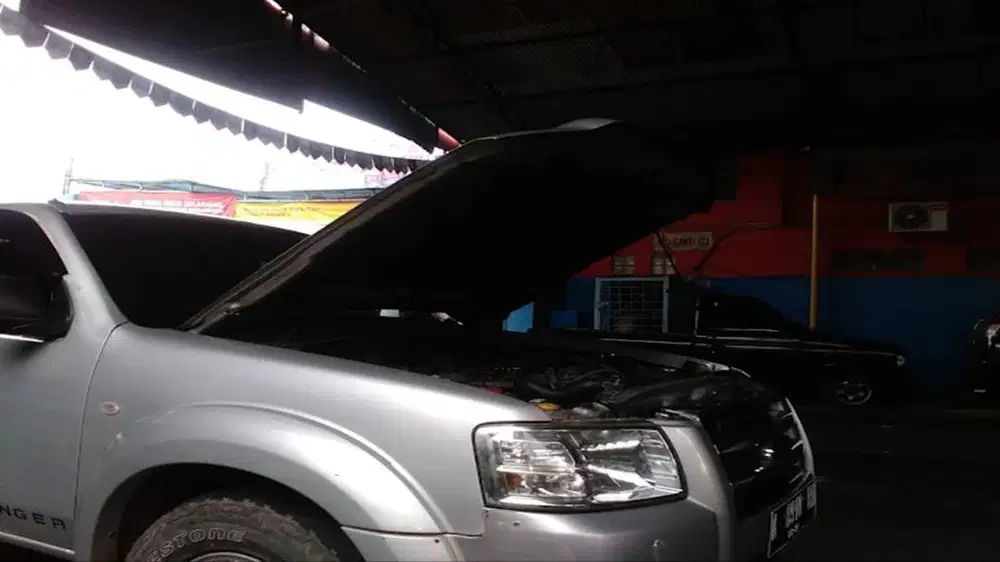 DIBUTUHKAN BEBERAPA MEKANIK MOBIL HANDAL