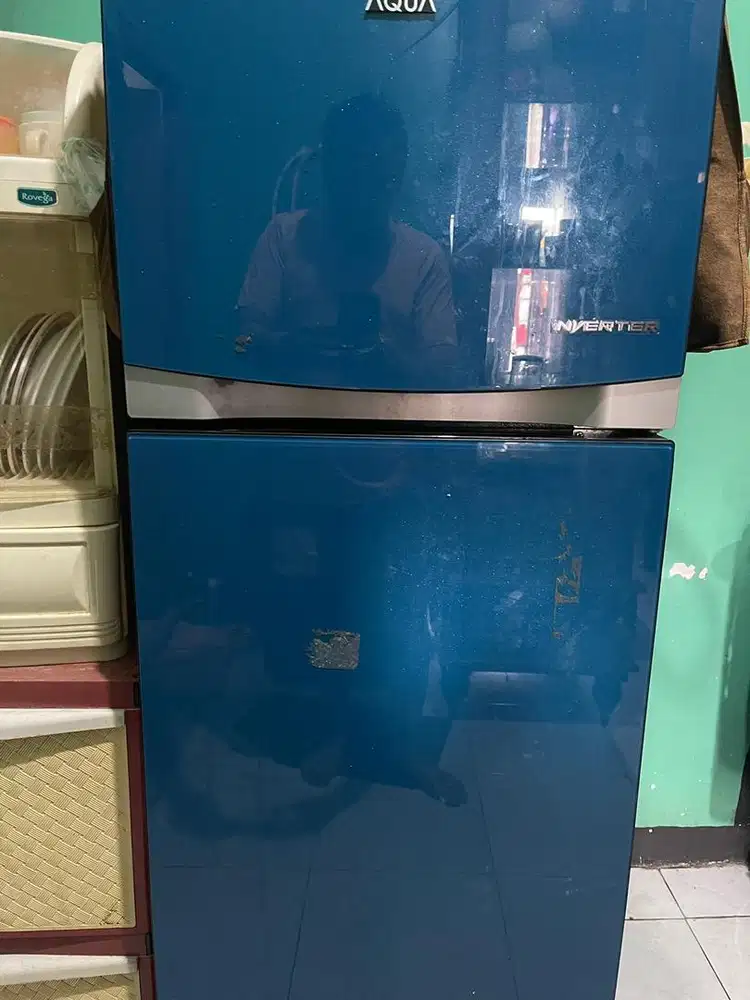 Kulkas 2 pintu AQUA inverter