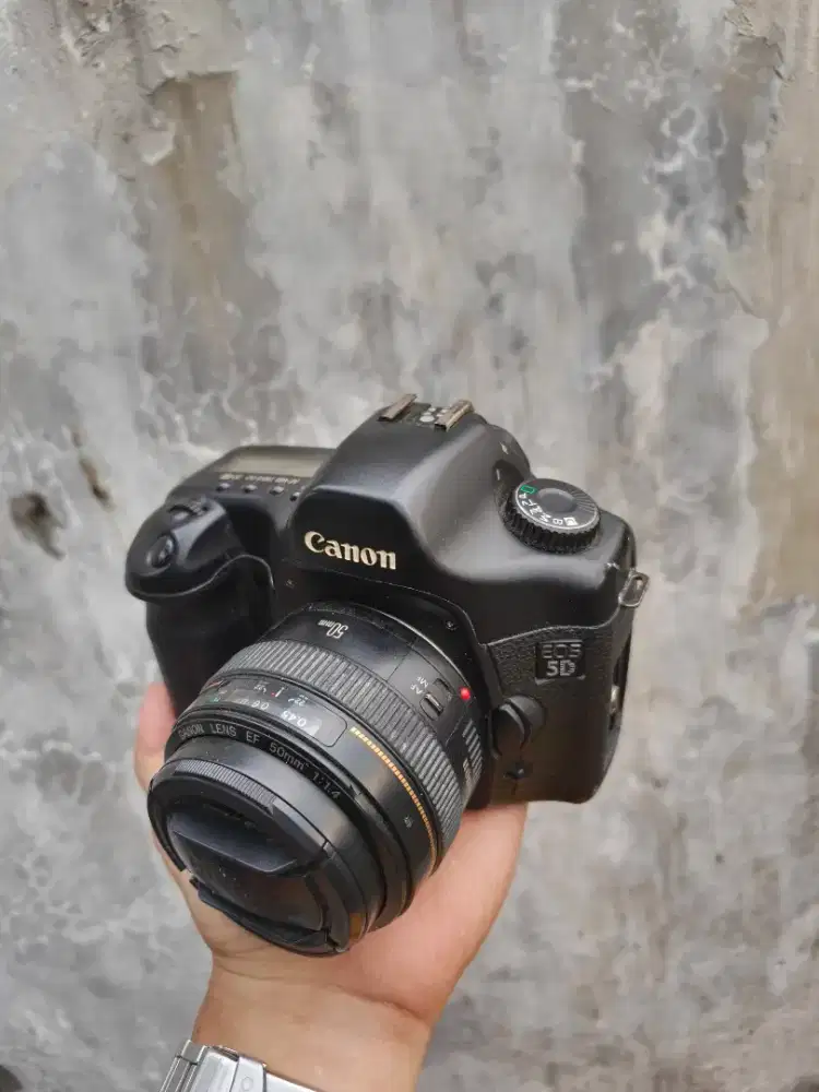 Canon 5D clasik lensa Canon 50mm f1. 4