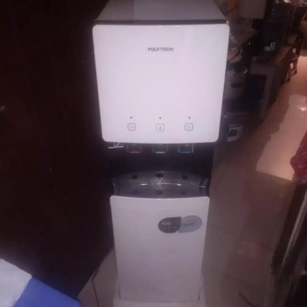 Dispenser Dingin & Panas Polytron