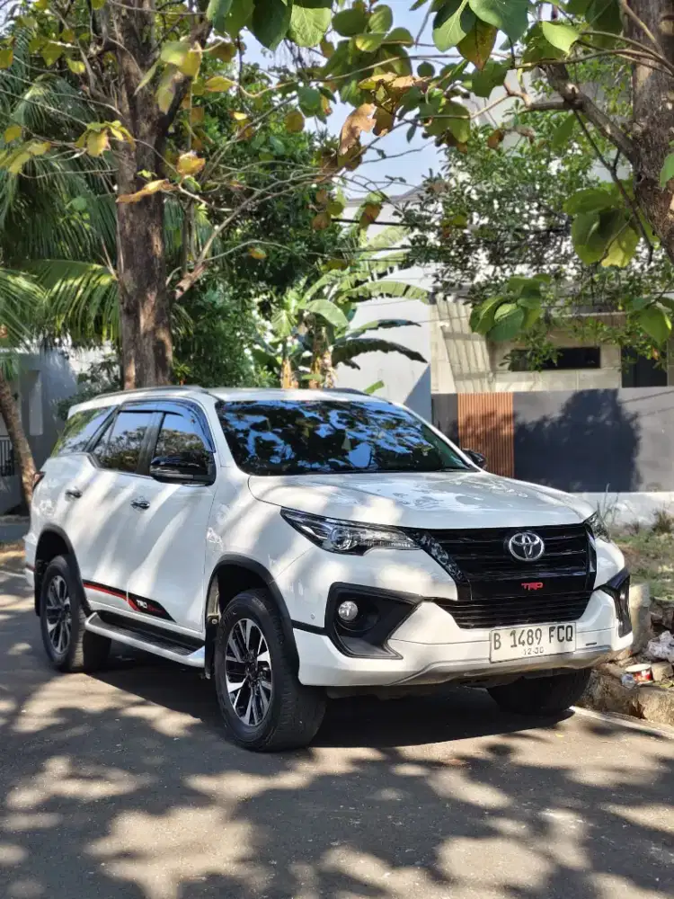 FORTUNER VRZ TRD PUTIH 2018