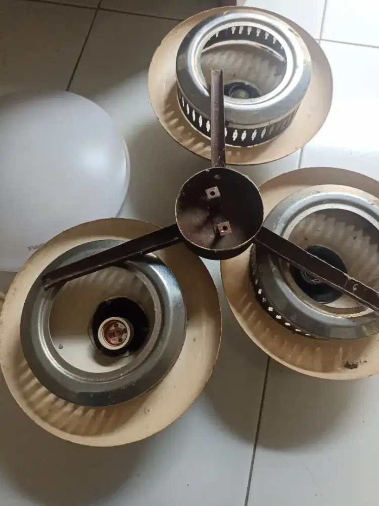 LAMPU GANTUNG LAMA