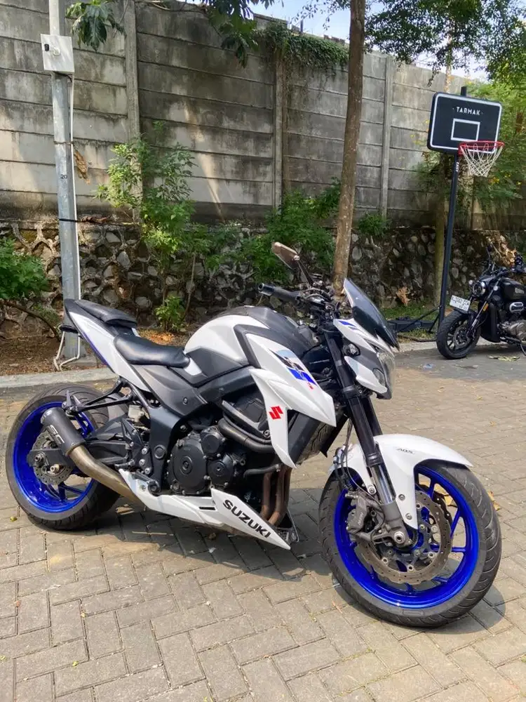 Suzuki GSX S750