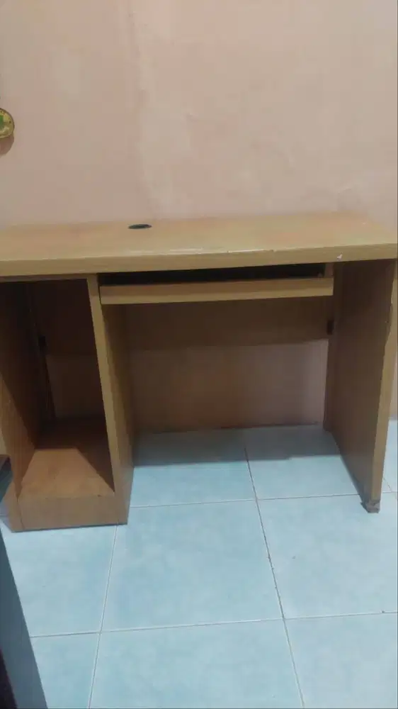 Meja komputer kualitas bagus