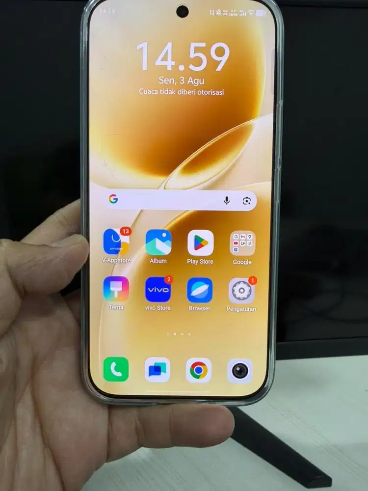 Vivo V70 RAM 12+12 GB Internal Storage 256 GB