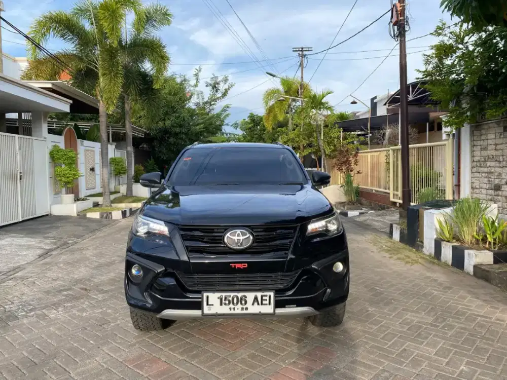 TOYOTA FORTUNER VRZ 2.4 TRD 2019