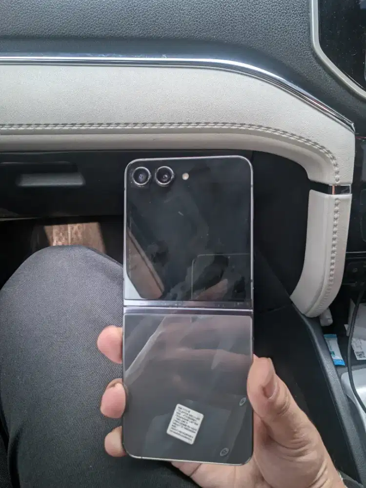 Samsung Galaxy Z flip 5 2023