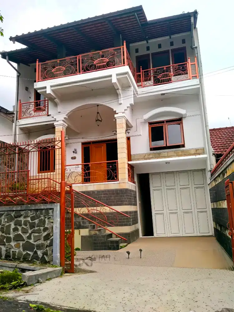 Rumah  bagus murah siap huni di komplek pondok hijau Setiabudi