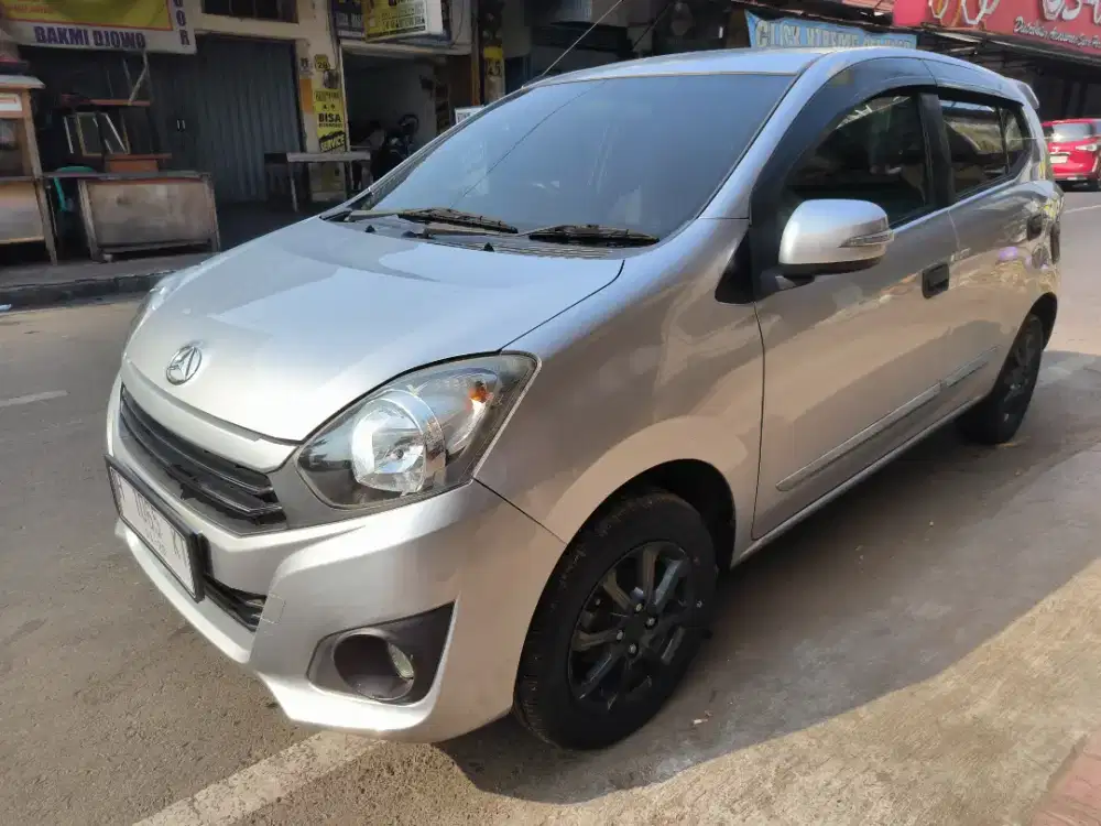 ayla x 1.0 m/t 2023 silver Istimewa