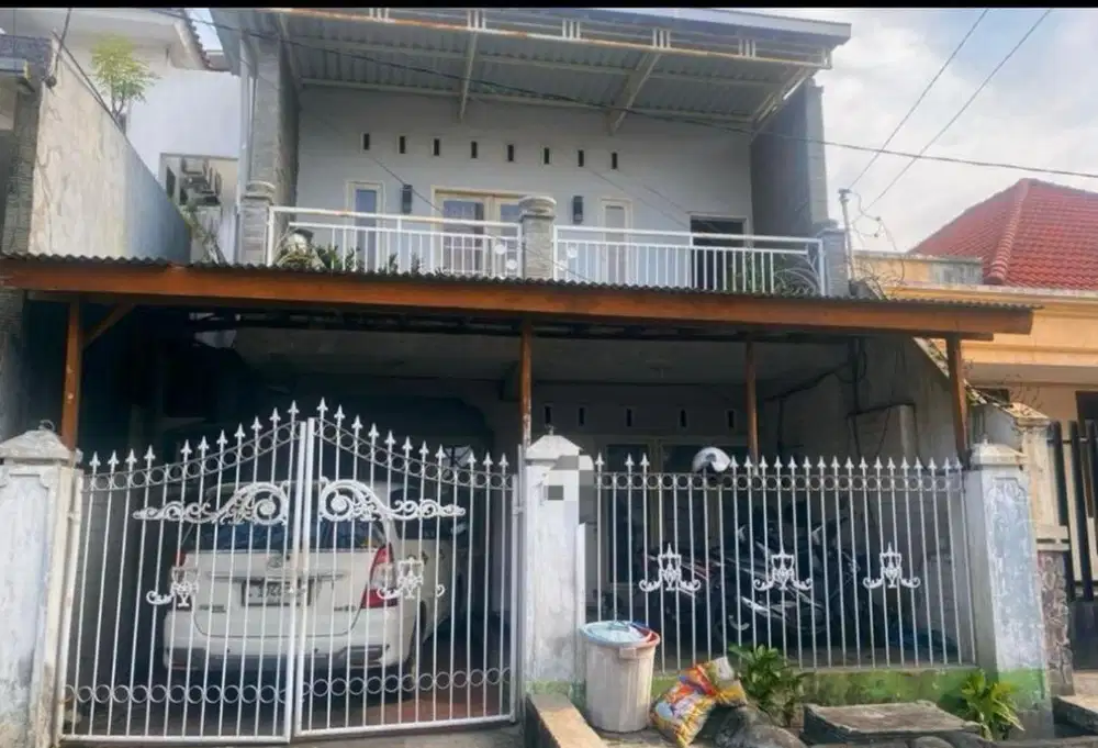 Disewakan Rumah cocok udaha kos atau Homestay Row jalan Depan Luas