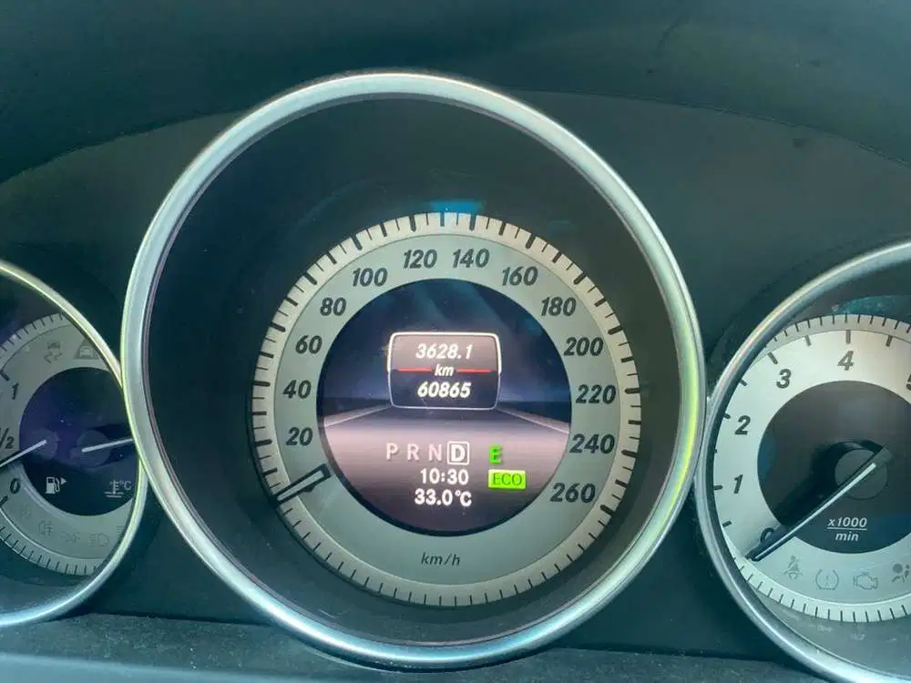 [LOW KM] Mercedes-Benz C200 AVANTGARDE 2013