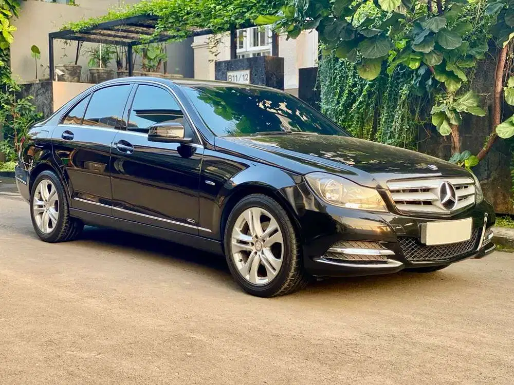 [LOW KM] Mercedes-Benz C200 AVANTGARDE 2013