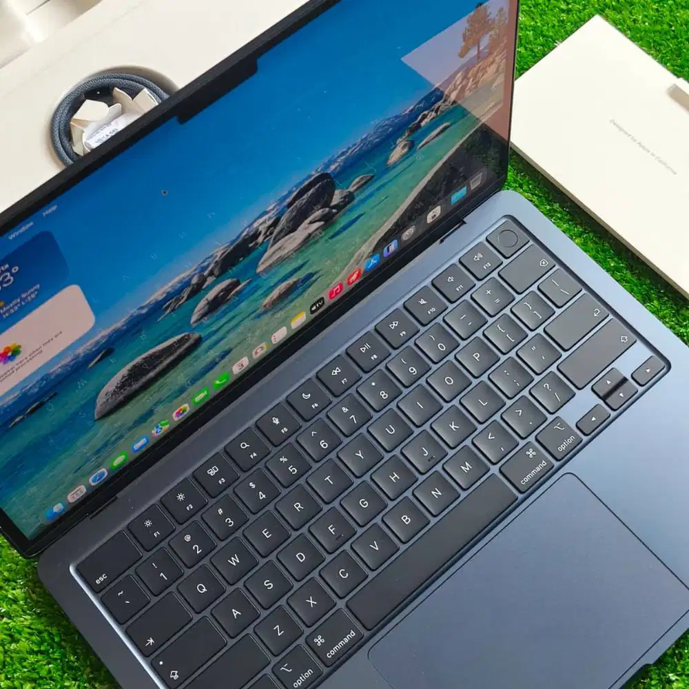 MacBook Air 13inch M5 16GB/512GB CC 4 MC 100% mulus garansi resmi pjg