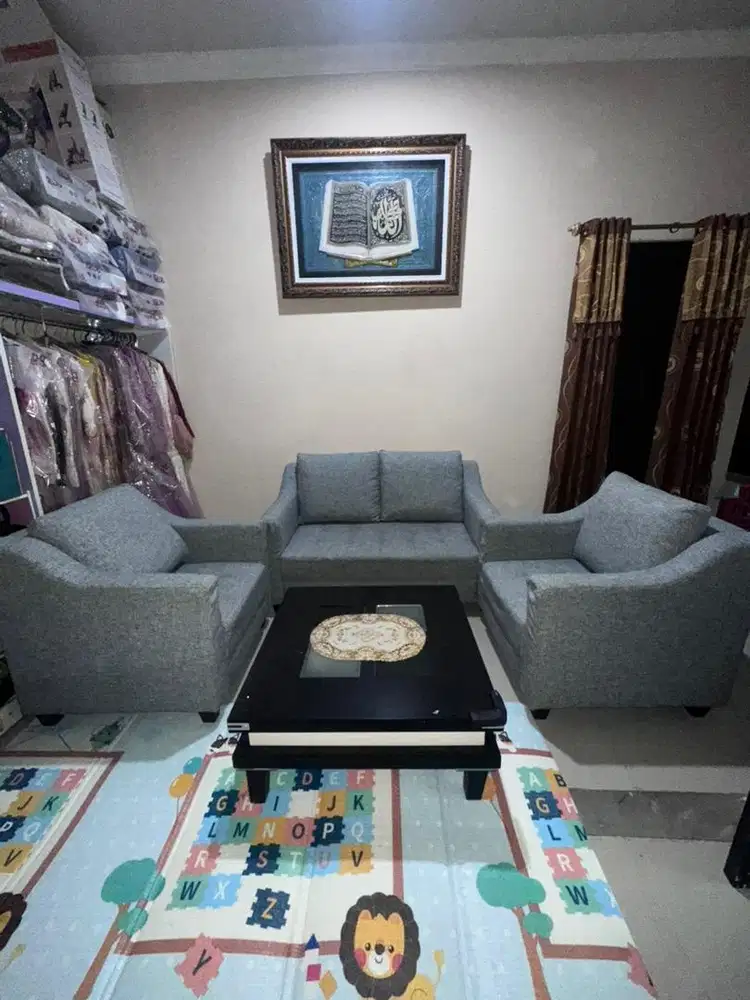 1 set sofa free meja tamu