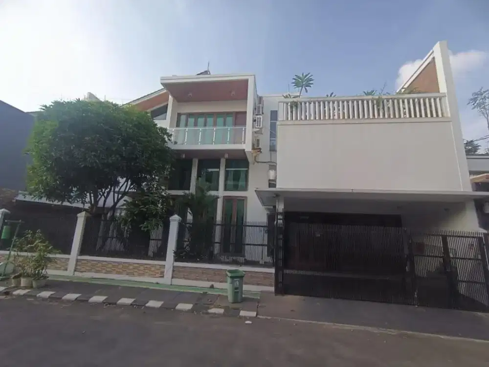 Dijual 3 Rumah Connecting (2 Sisi) Ada Private Pool 3Lt di Kemang Pratama 3, Bekasi