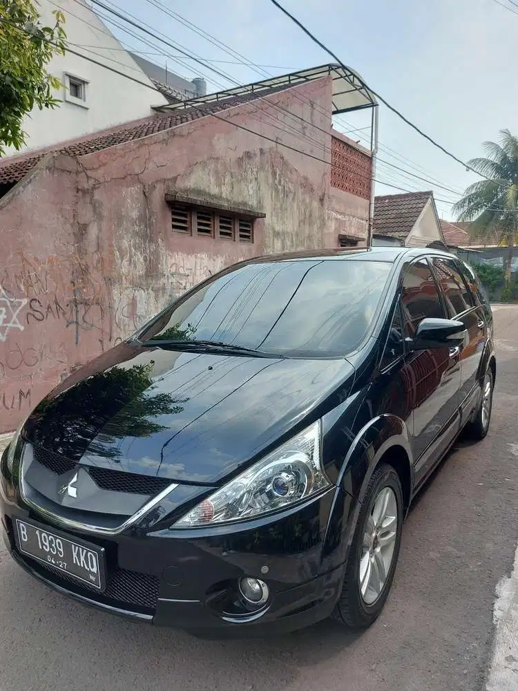 Mitsubishi Grandis 2010 Bensin