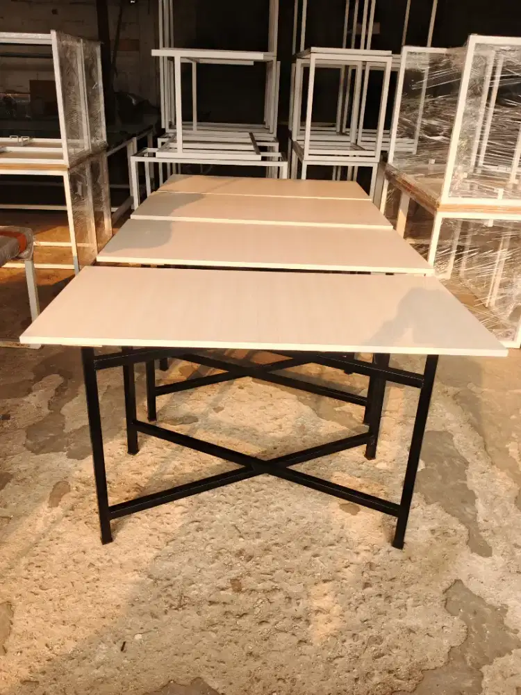 Meja Lipat Silang Modern