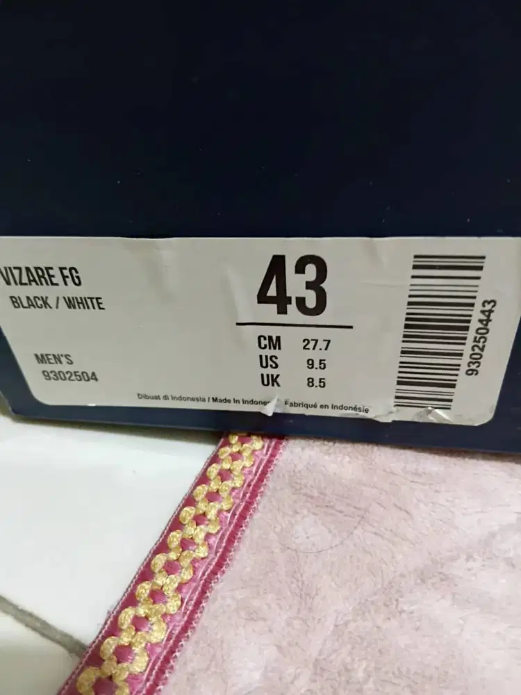 Dijual Sepatu bola Mills ukuran 43