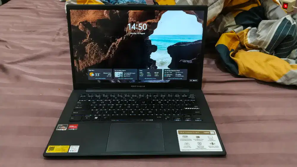 Dijual asus vivobook amd ryzean 5 ram16gb ssd 512gb