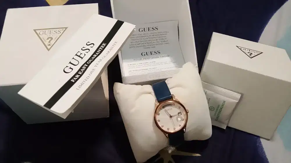 Jam tangan bekas GUESS GW0356L1