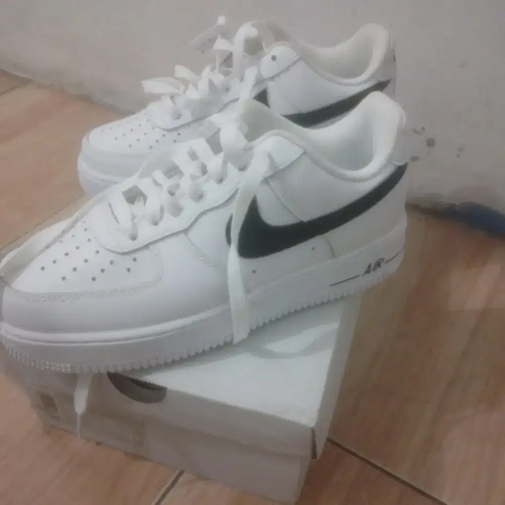 BU DIJUAL CEPAT SEPATU NIKE AIR PUTIH BARU ORI HARGA NEGO