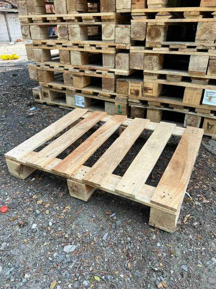 Palet kayu bekas import