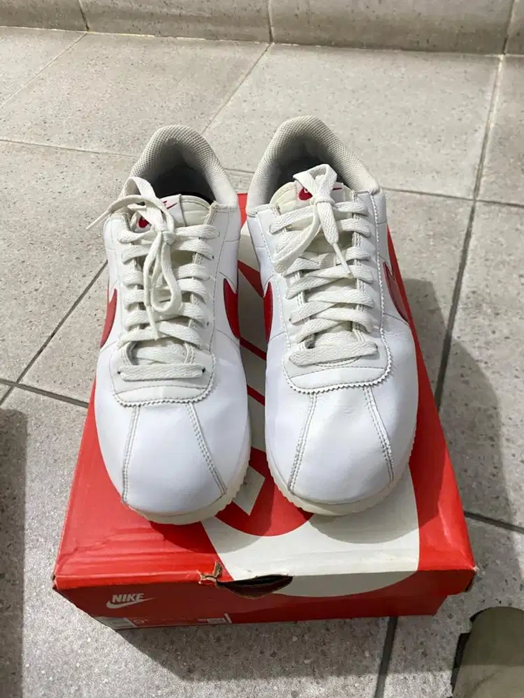 Nike Cortez warna putih merah biru