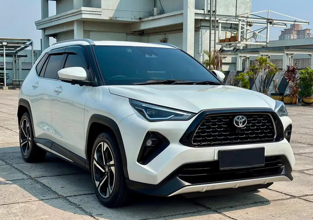 [LOW KM 9.000] TOYOTA YARIS CROSS GR TSS 2024 PUTIH NIK 2023 BENSIN AT
