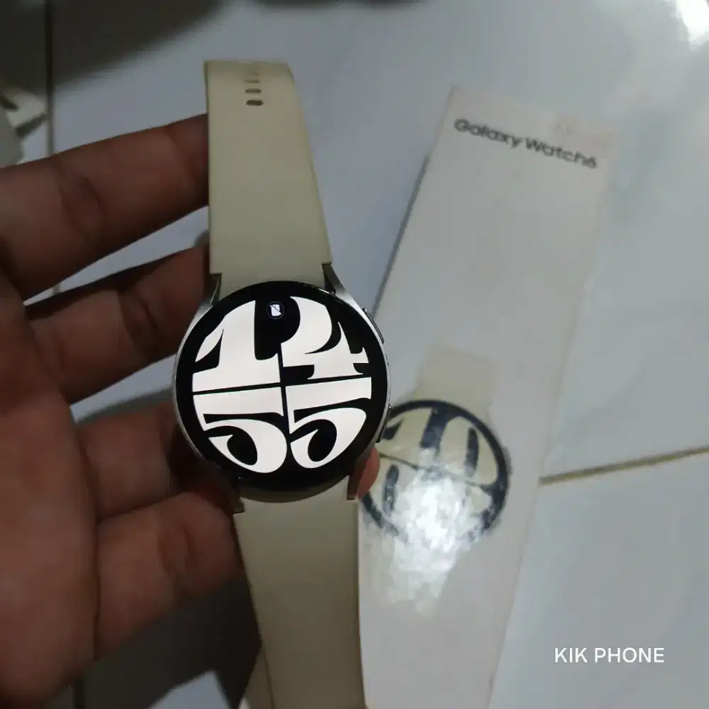 Samsung Watch 6 40mm Gold Fullset Segel Normal Mulus 95%.Harga