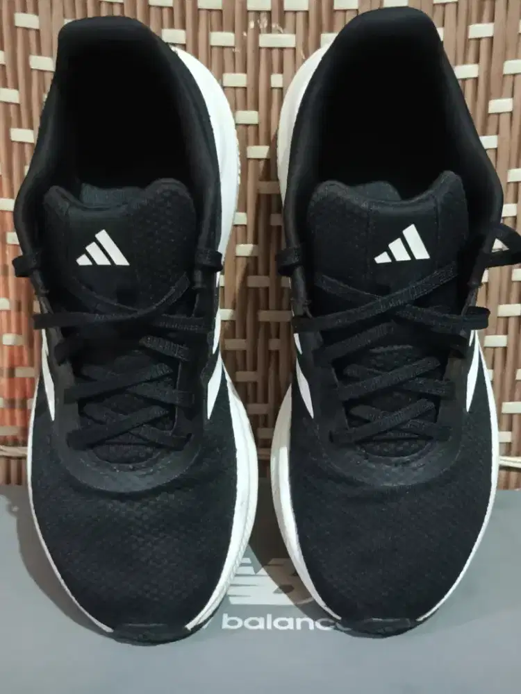 Sepatu Adidas Ori Size 43⅓ Berbonus