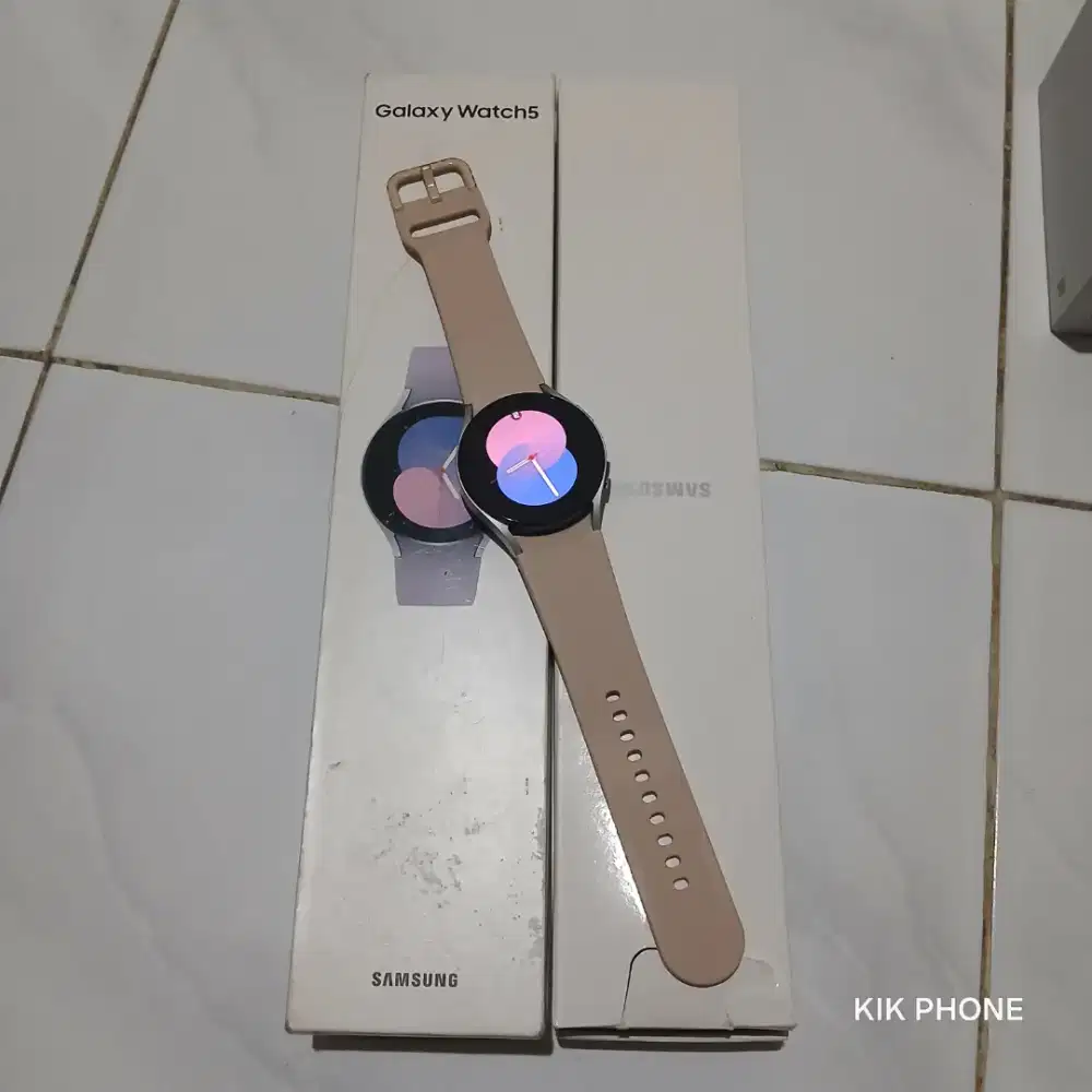 Samsung Watch 5 40mm Silver Fullset Segel Normal Mulus 98%.Harga 1jt